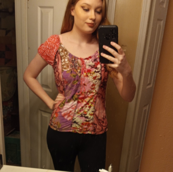 Large Multi-Patterned Blouse - Picture 4 of 4